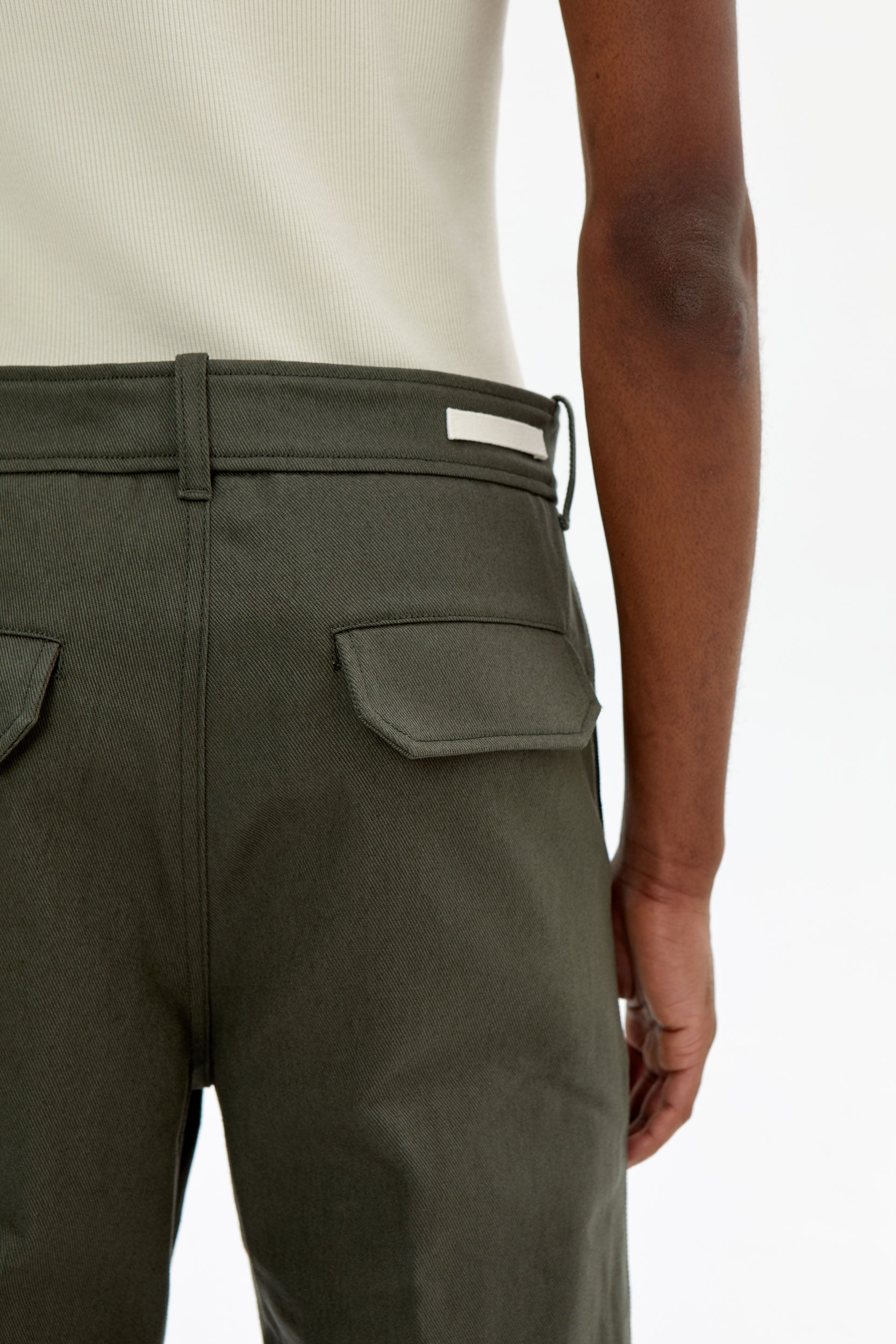 HIGH HEMS CONTRASTED TROUSERS