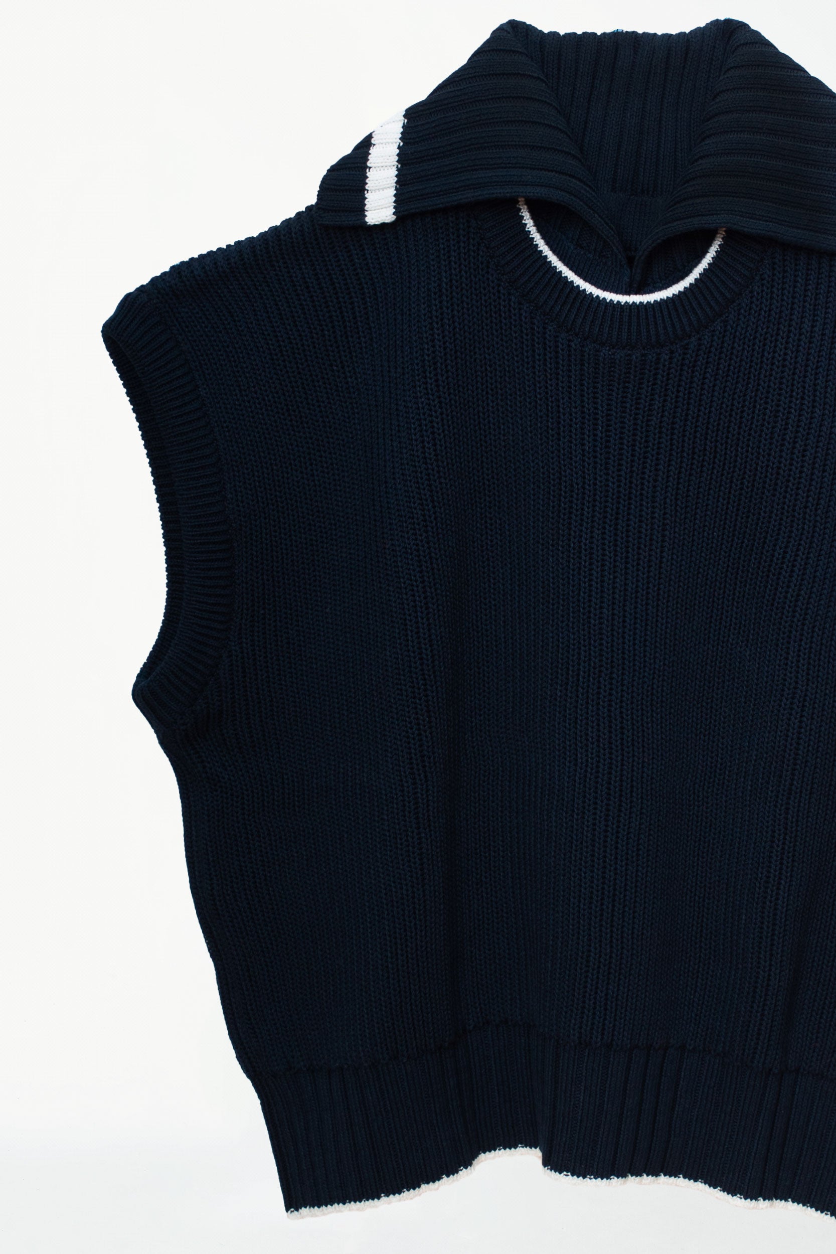 OVERSIZED RIBBED COTTON VEST WITH DETACHABLE COLLAR