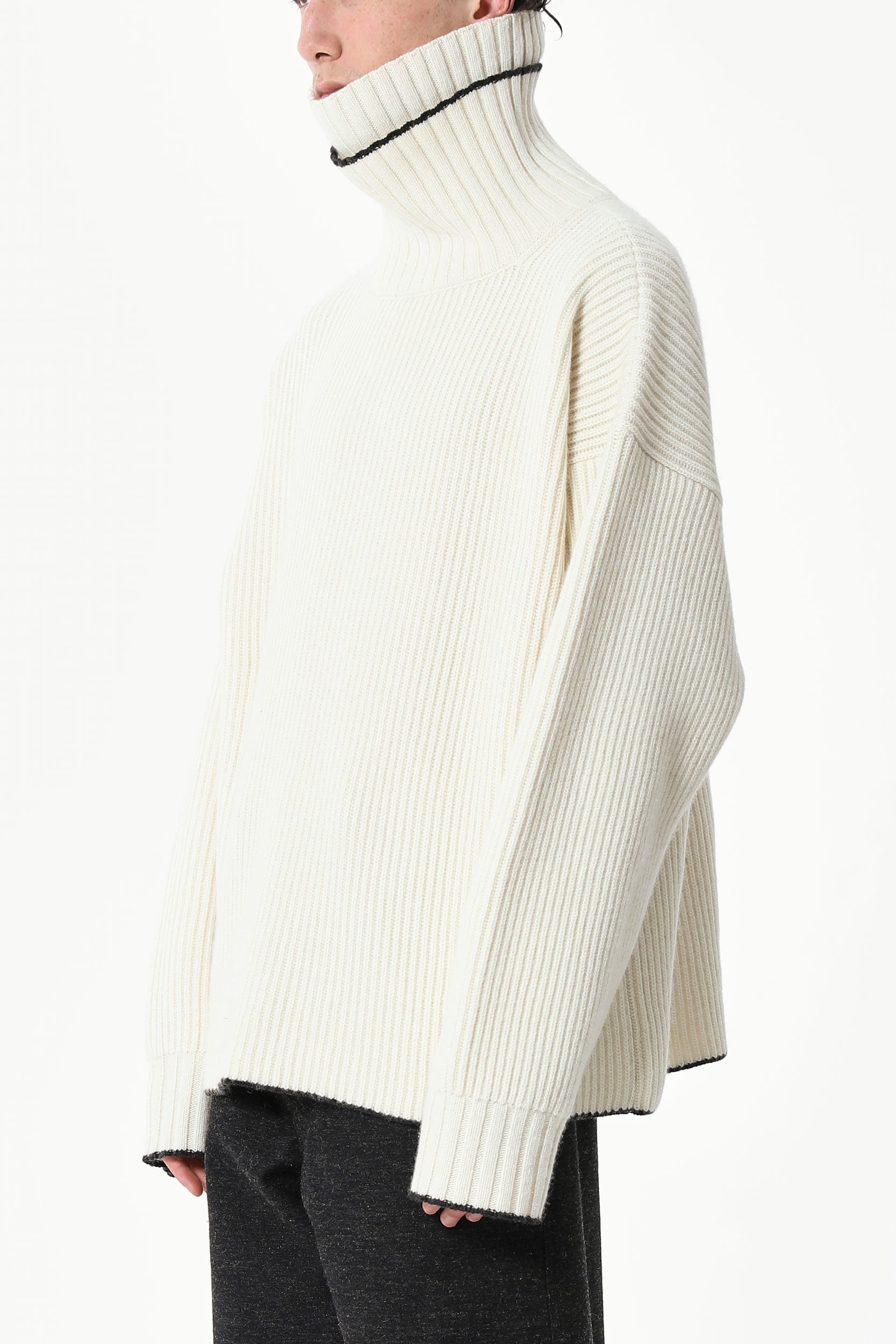 ROLL NECK WOOL & CASHMERE SWEATER