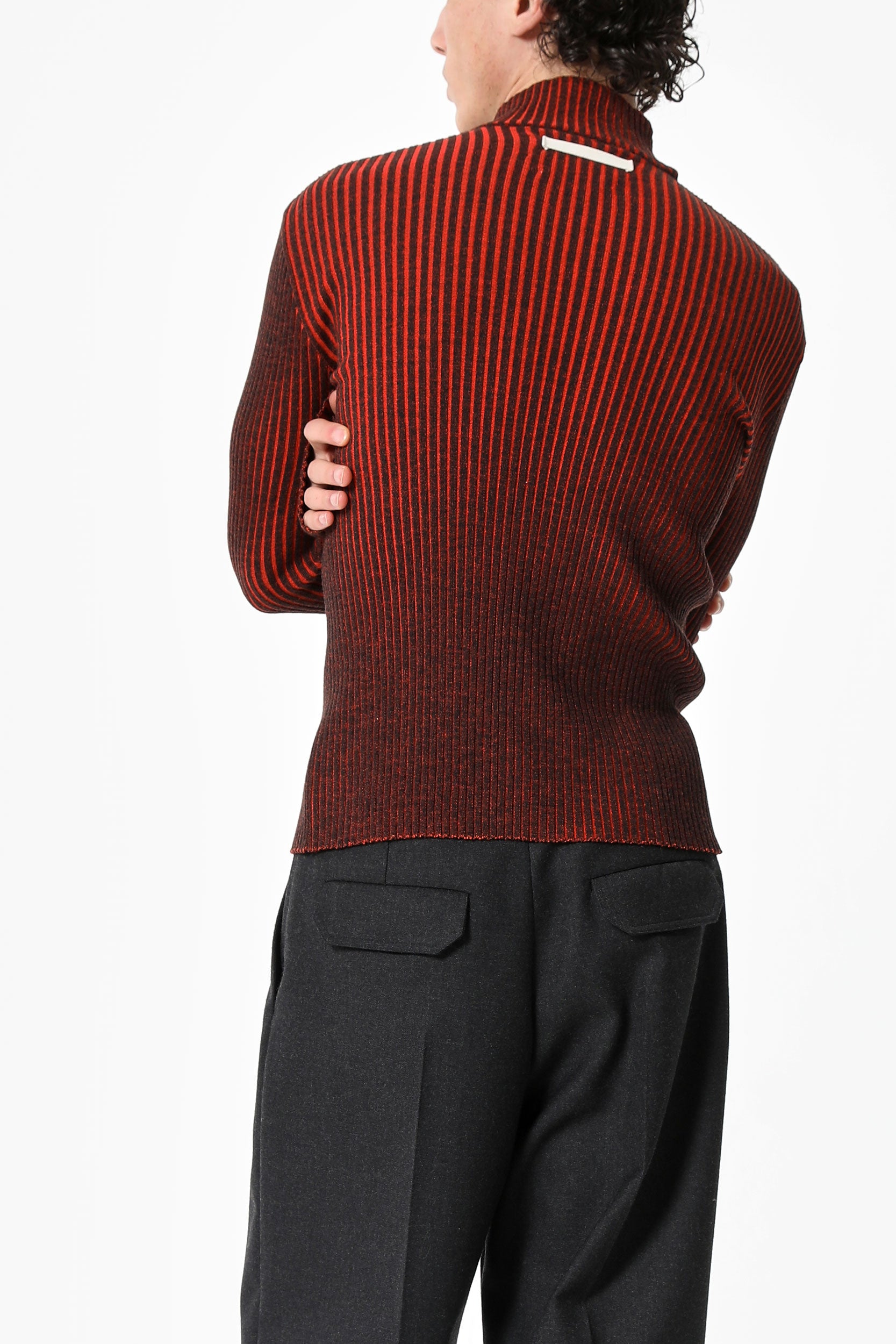 FUNNEL NECK CONTRASTED SWEATER la