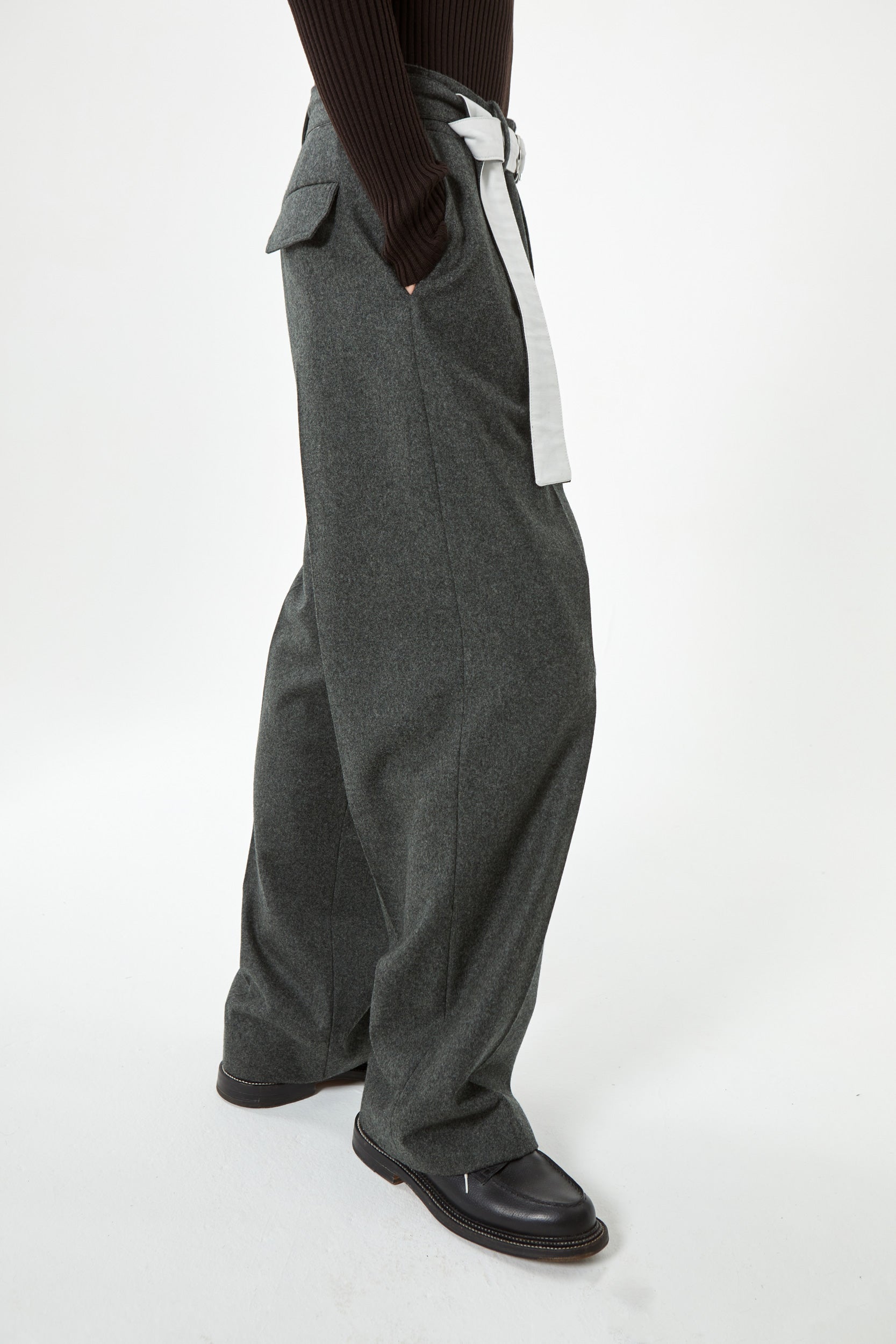BELTED WIDE-LEG FLANNEL TROUSERS