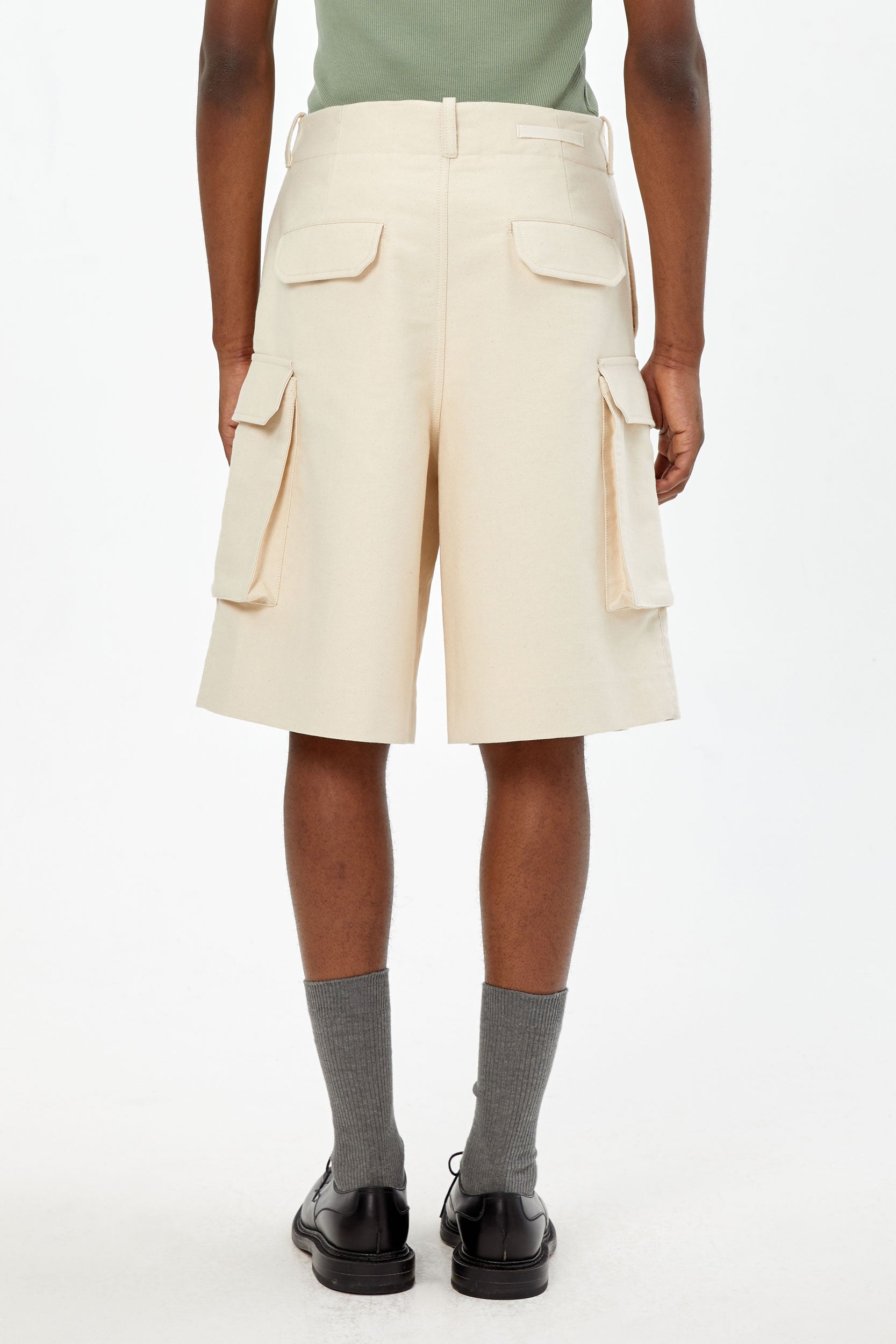 WIDE STICH DETAIL FLAP-POCKET SHORT - UNIFORME