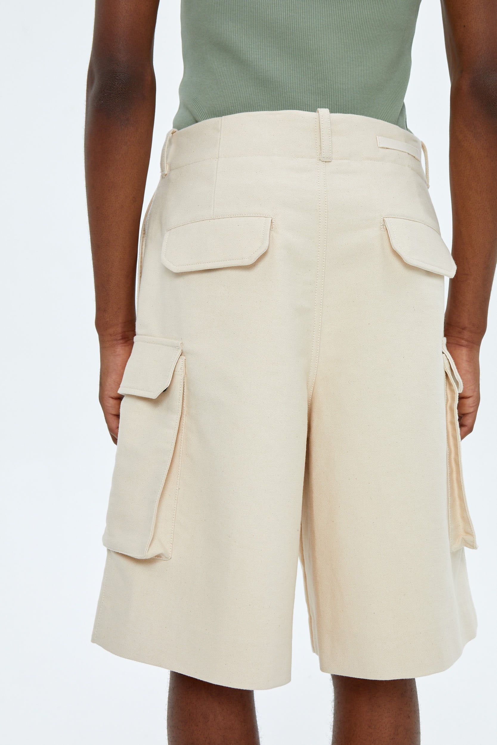 WIDE STICH DETAIL FLAP-POCKET SHORT - UNIFORME