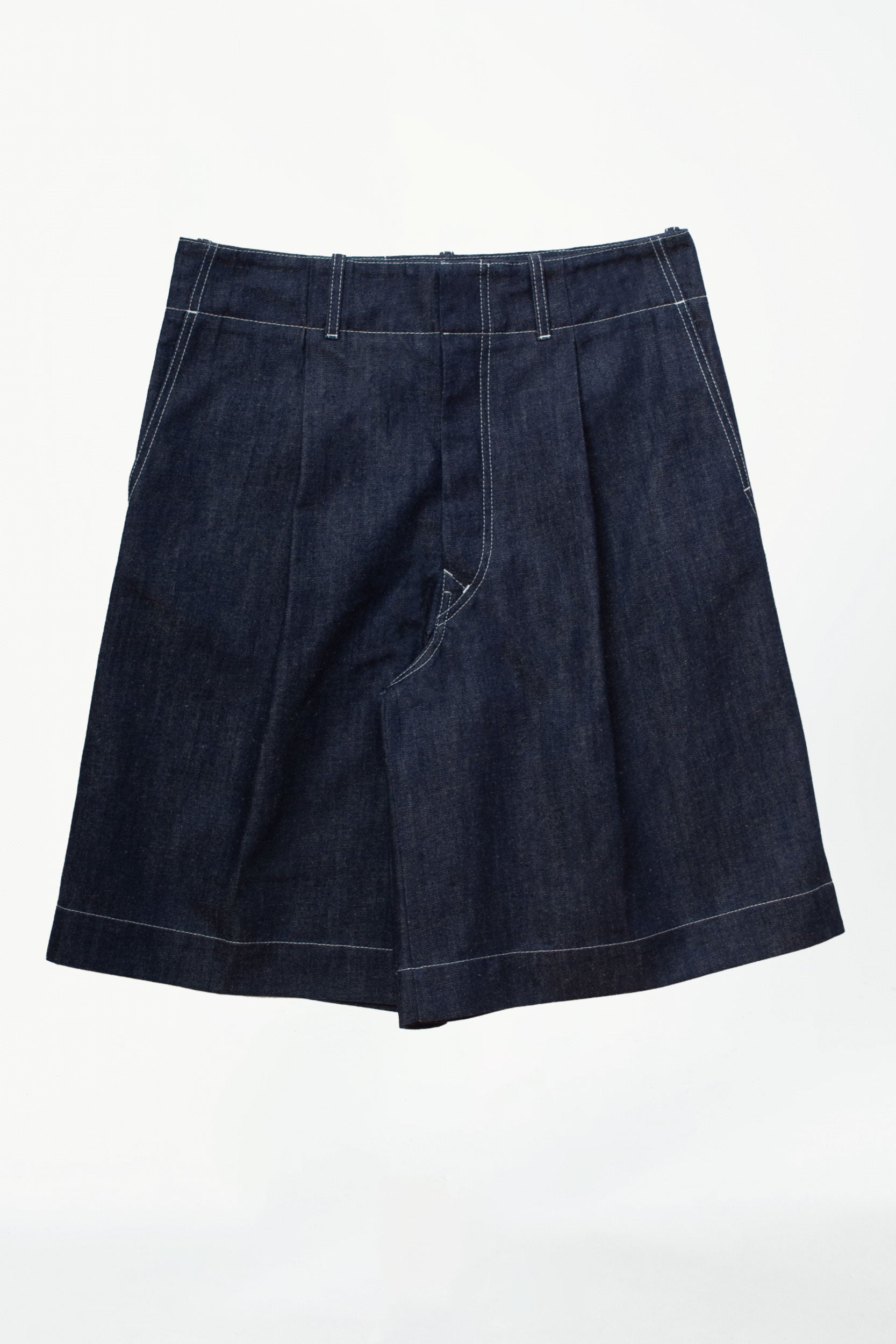 CONTRASTED DENIM PLEATED SHORTS