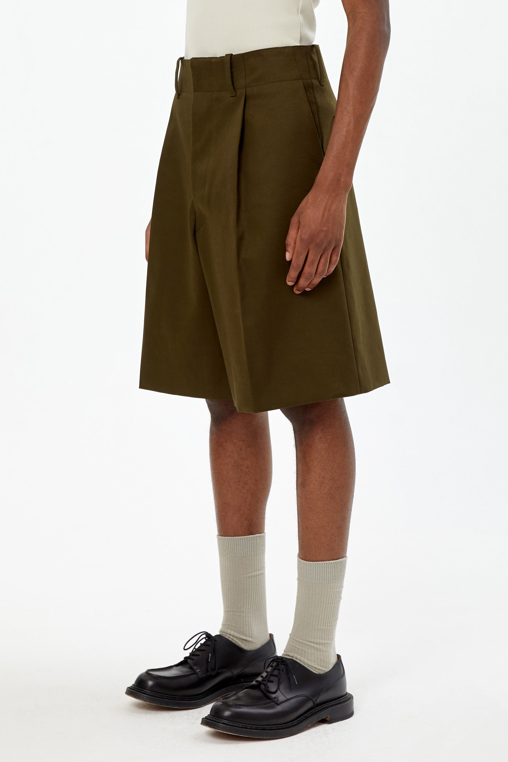 Babaton PLEATED MID-THIGH SHORT